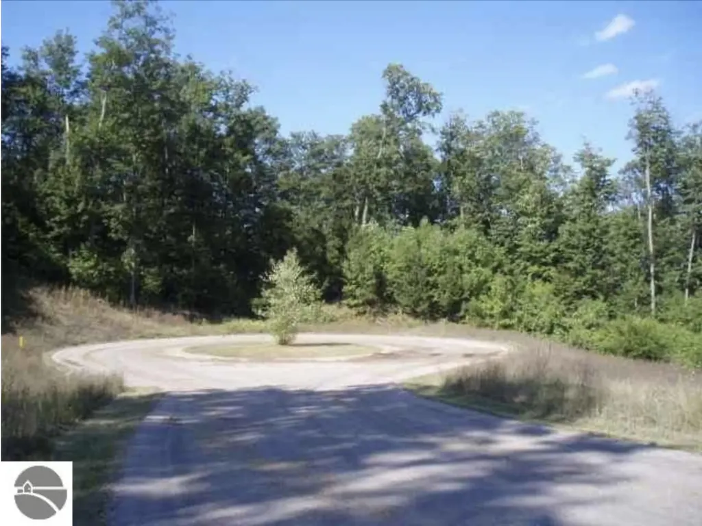 Ville #5 Timber Valley Court Milton Township MI 49648