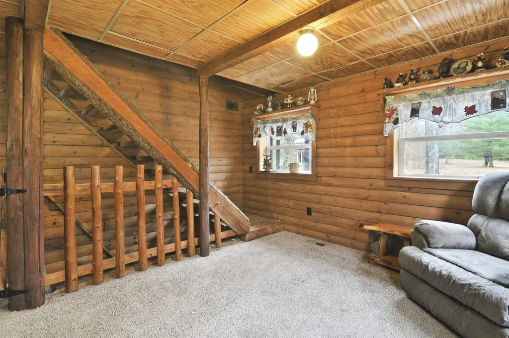 2561 E Johnson Road Norwich Township MI 49651