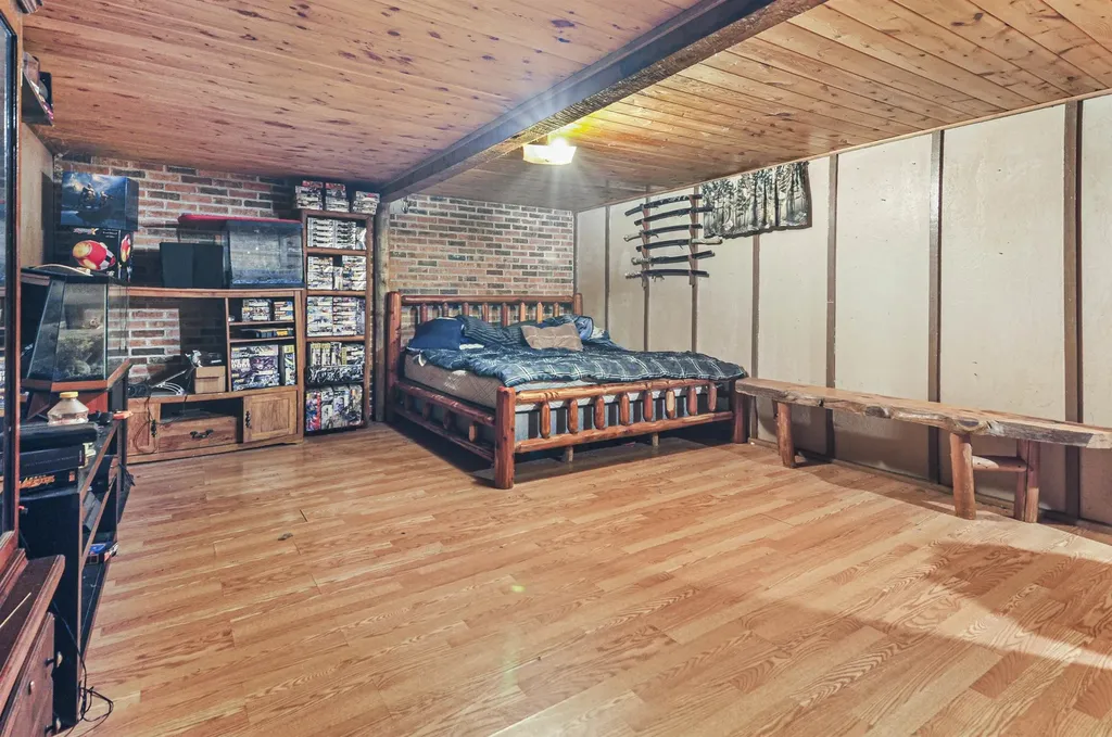 2561 E Johnson Road Norwich Township MI 49651