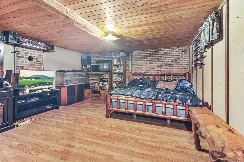 2561 E Johnson Road Norwich Township MI 49651