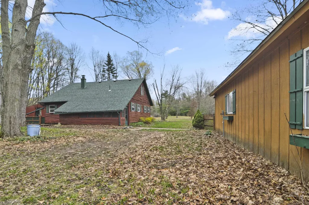 2561 E Johnson Road Norwich Township MI 49651