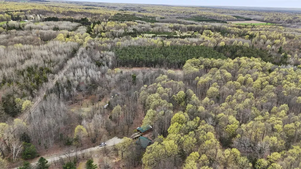 2561 E Johnson Road Norwich Township MI 49651