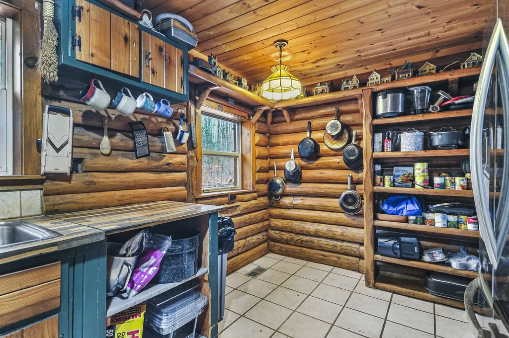 2561 E Johnson Road Norwich Township MI 49651