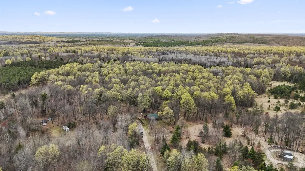 2561 E Johnson Road Norwich Township MI 49651