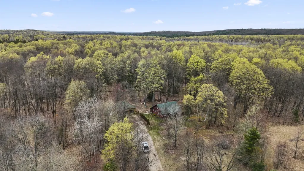 2561 E Johnson Road Norwich Township MI 49651