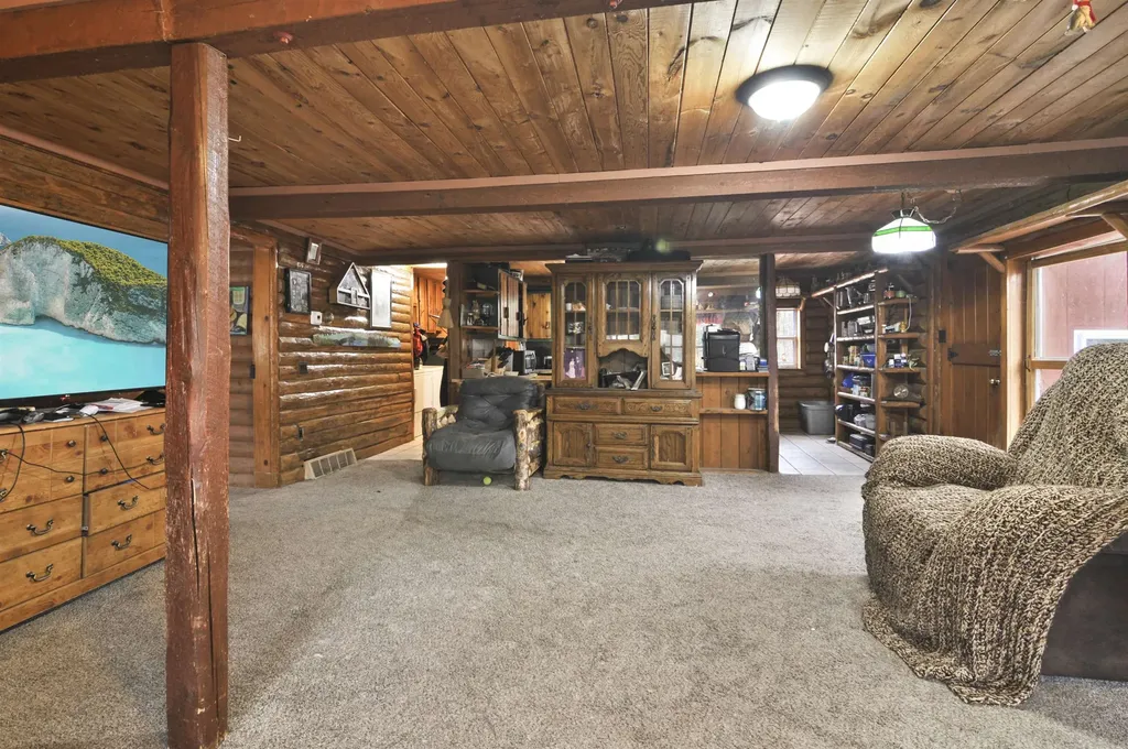 2561 E Johnson Road Norwich Township MI 49651