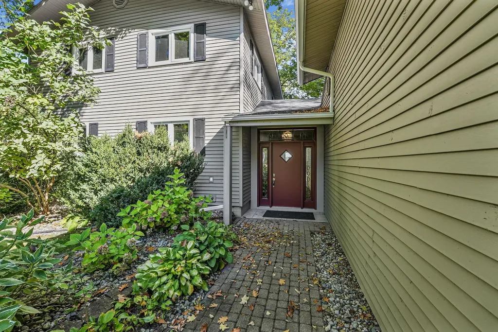 4923 Lakeview Drive Green Lake Township MI 49643