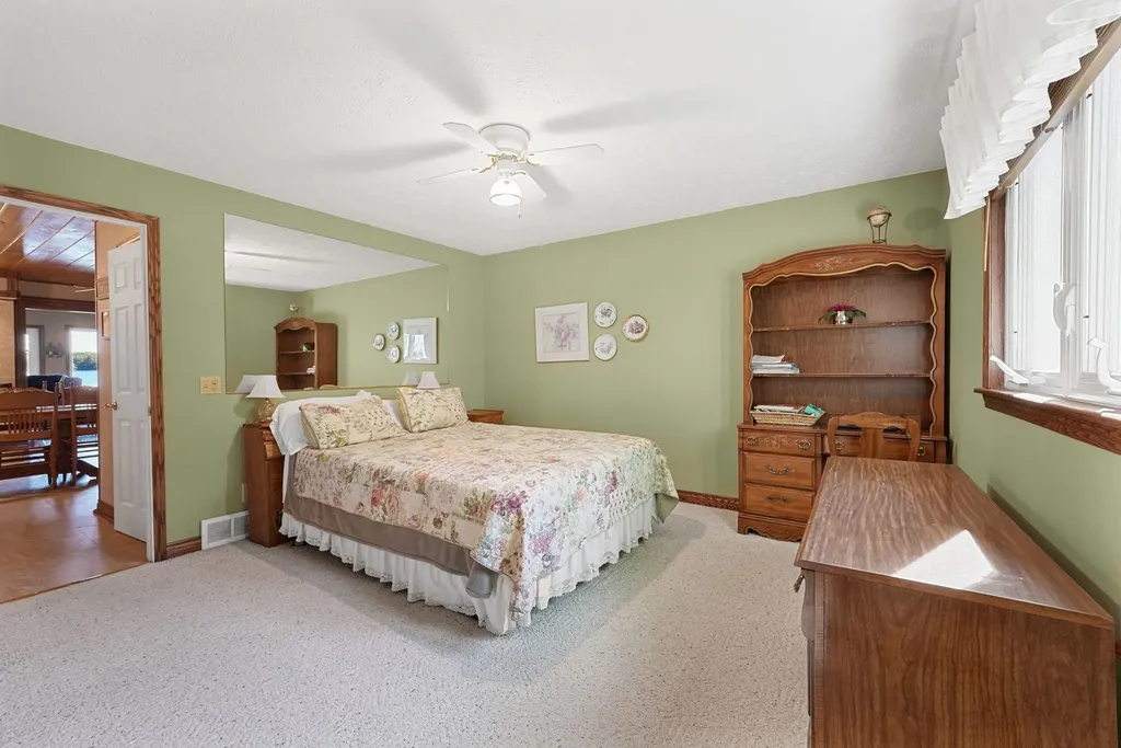 4923 Lakeview Drive Green Lake Township MI 49643