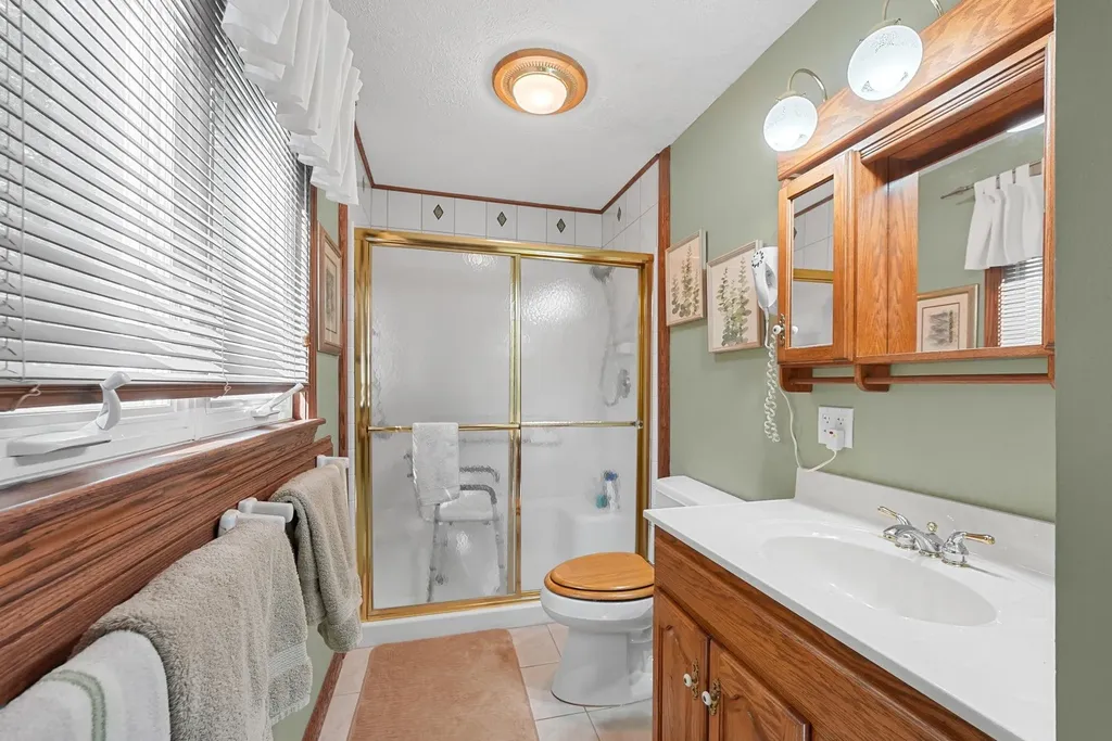 4923 Lakeview Drive Green Lake Township MI 49643