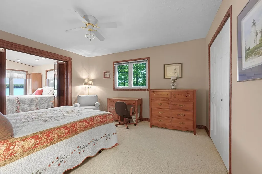 4923 Lakeview Drive Green Lake Township MI 49643