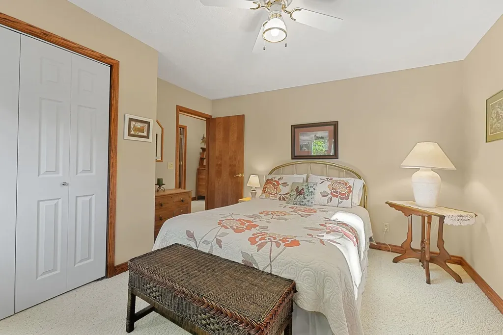 4923 Lakeview Drive Green Lake Township MI 49643
