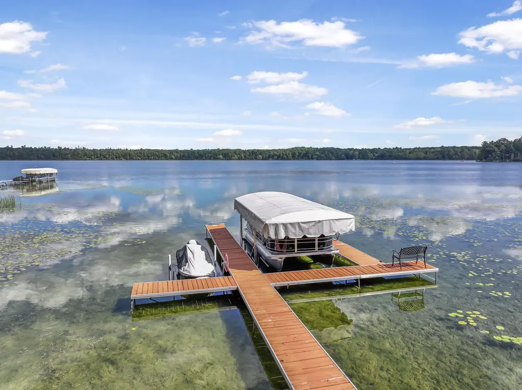 4923 Lakeview Drive Green Lake Township MI 49643