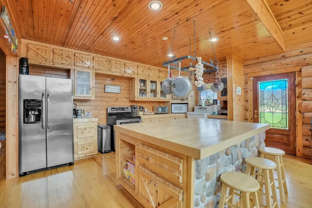 1085 Bundy Drive Broomfield Township MI 48893