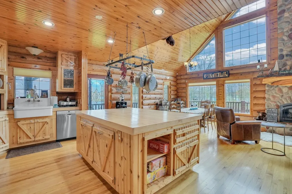1085 Bundy Drive Broomfield Township MI 48893