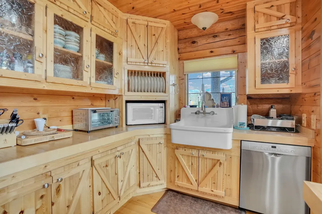 1085 Bundy Drive Broomfield Township MI 48893