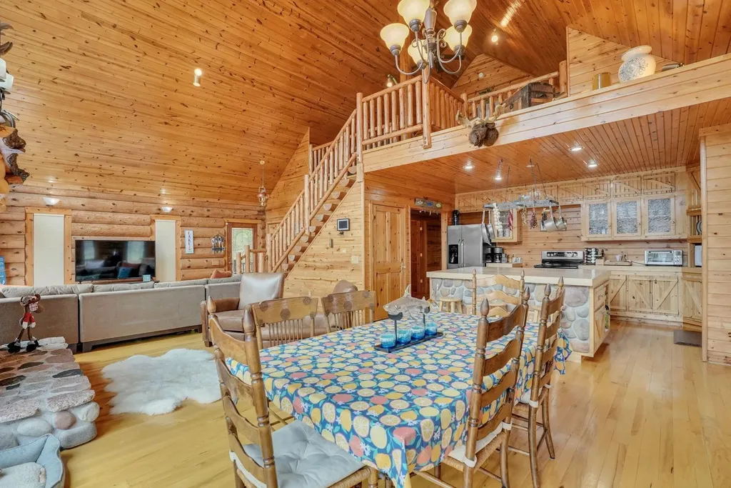 1085 Bundy Drive Broomfield Township MI 48893