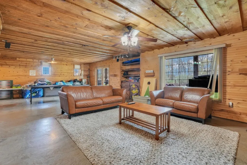 1085 Bundy Drive Broomfield Township MI 48893