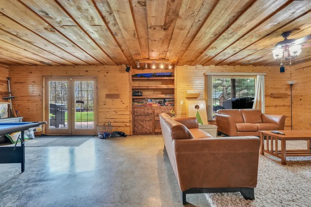 1085 Bundy Drive Broomfield Township MI 48893