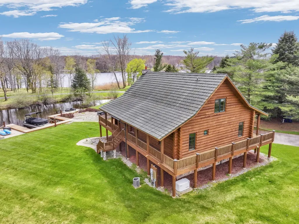 1085 Bundy Drive Broomfield Township MI 48893
