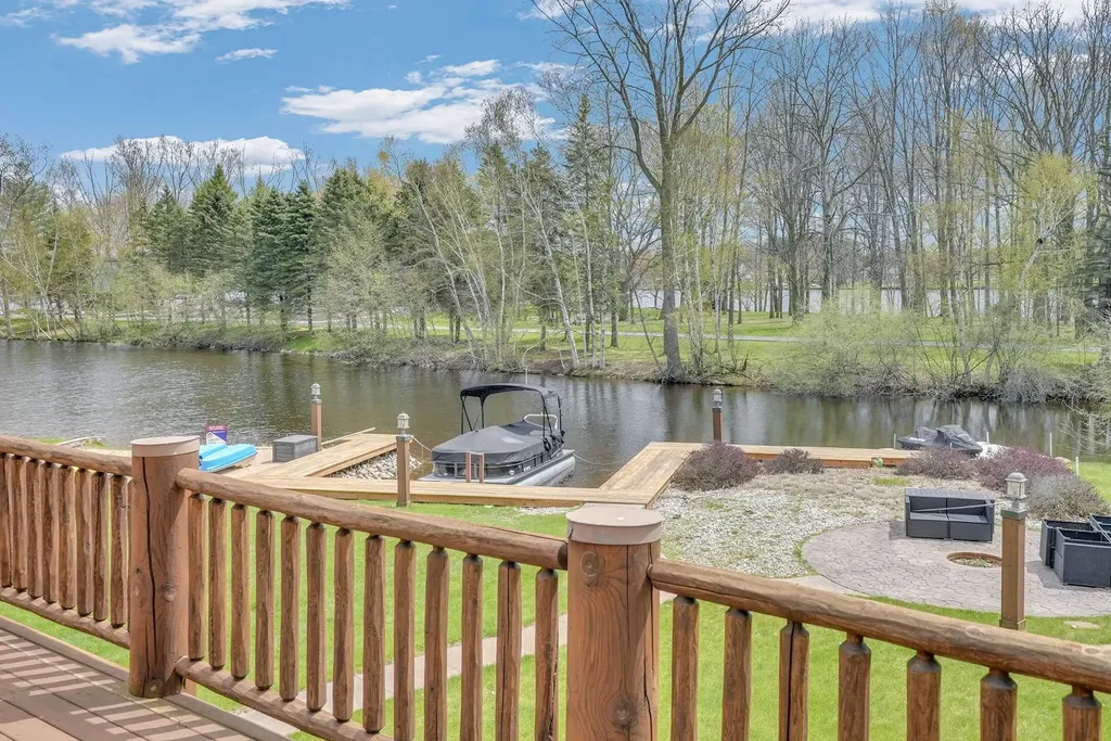 1085 Bundy Drive Broomfield Township MI 48893