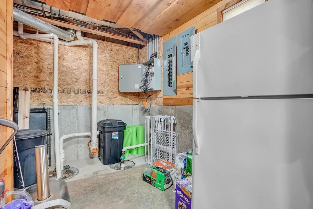 1085 Bundy Drive Broomfield Township MI 48893