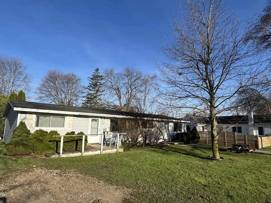 105 & 107 Brand Street Elk Rapids Township MI 49629