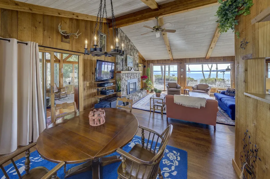 4152 N Omena Point Road Leelanau Township MI 49674