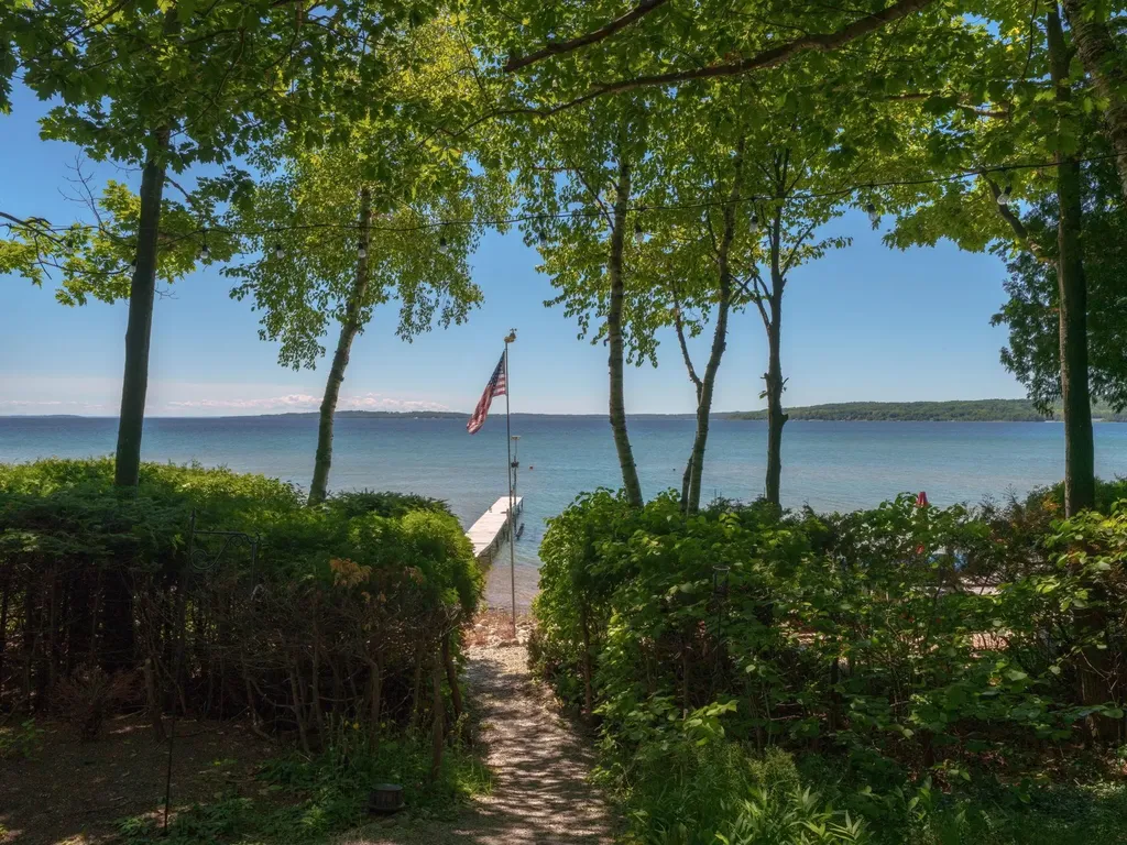 4152 N Omena Point Road Leelanau Township MI 49674