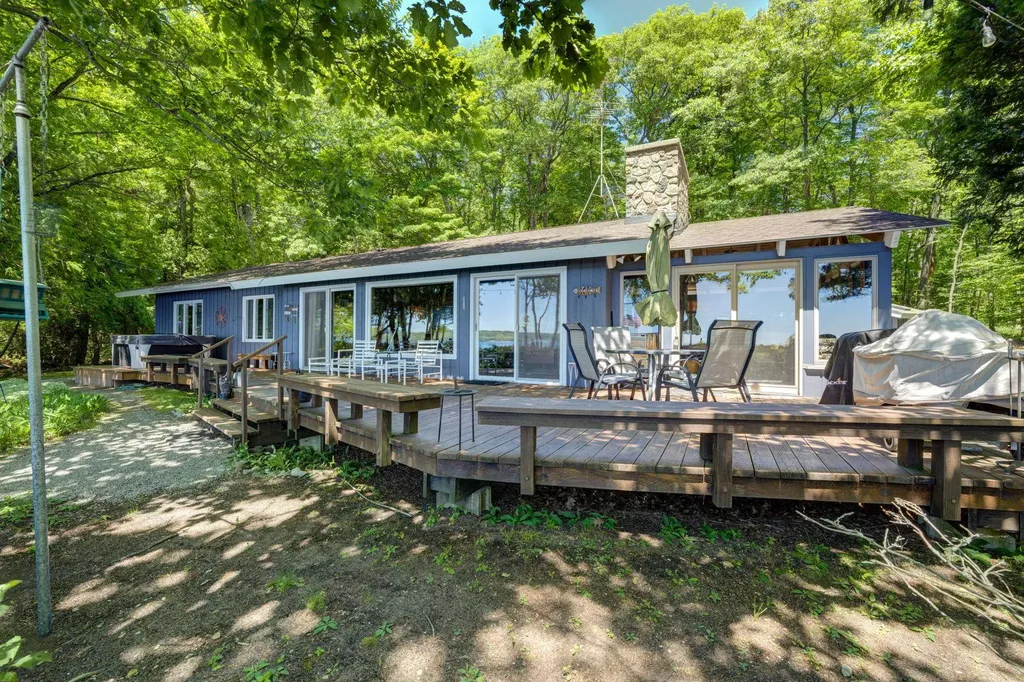 4152 N Omena Point Road Leelanau Township MI 49674
