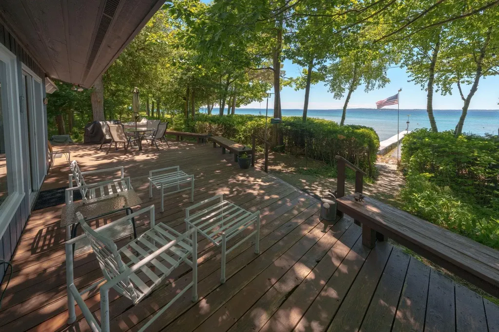 4152 N Omena Point Road Leelanau Township MI 49674