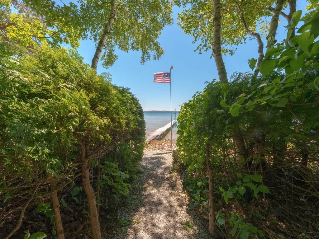 4152 N Omena Point Road Leelanau Township MI 49674