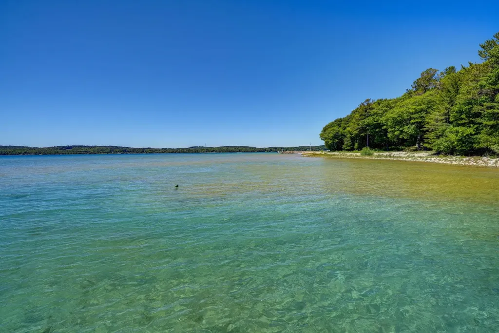 4152 N Omena Point Road Leelanau Township MI 49674