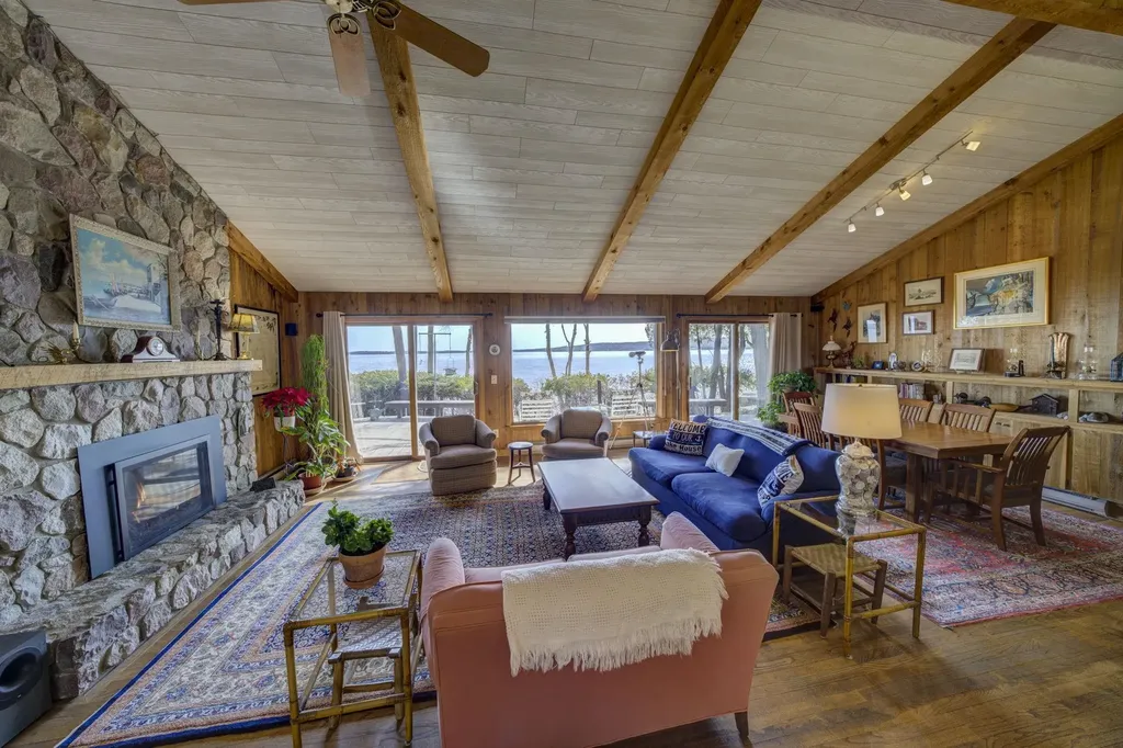 4152 N Omena Point Road Leelanau Township MI 49674