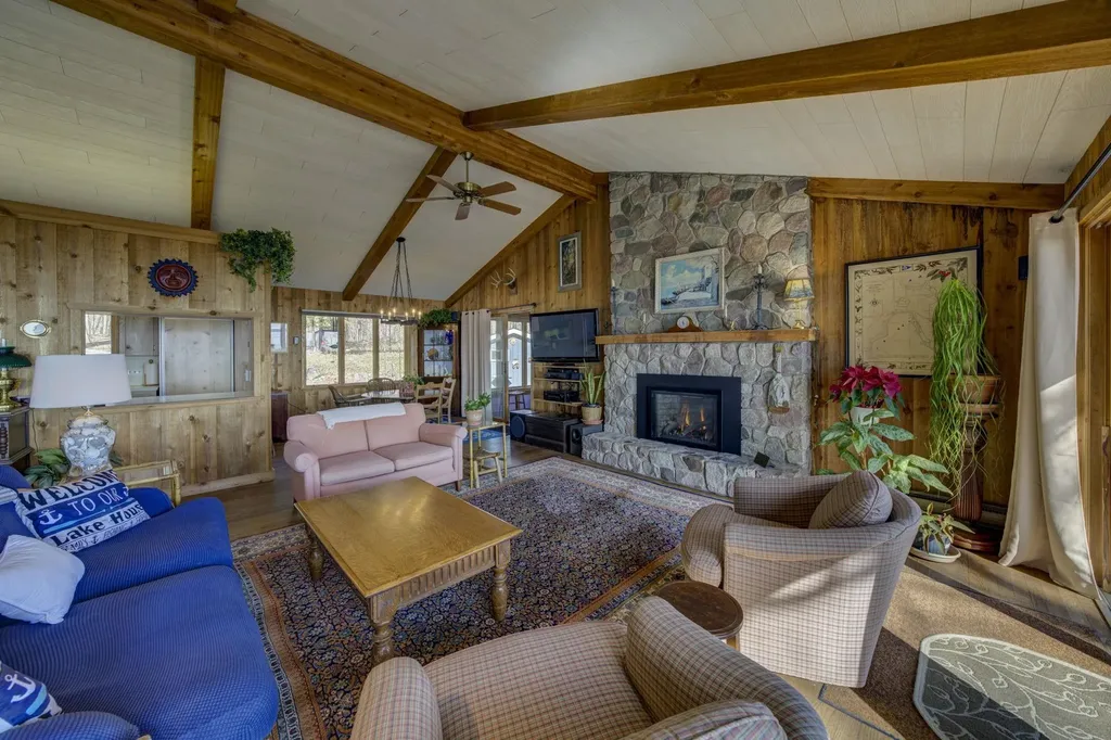 4152 N Omena Point Road Leelanau Township MI 49674