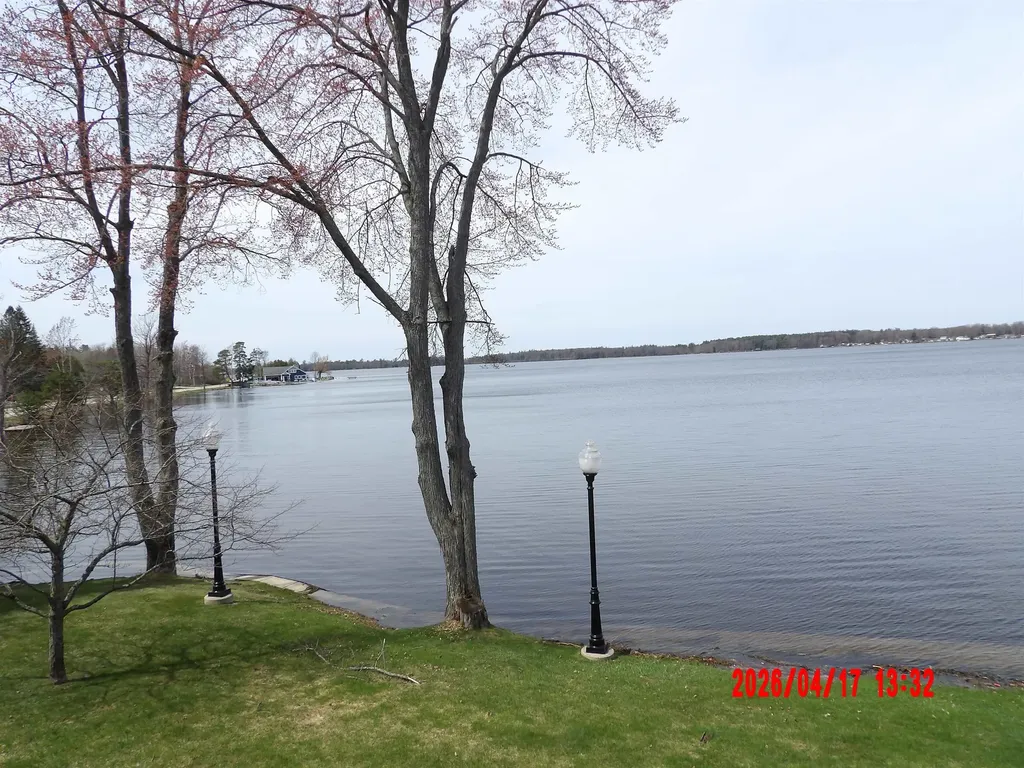 1246 Sunnyside Drive Cadillac City MI 49601