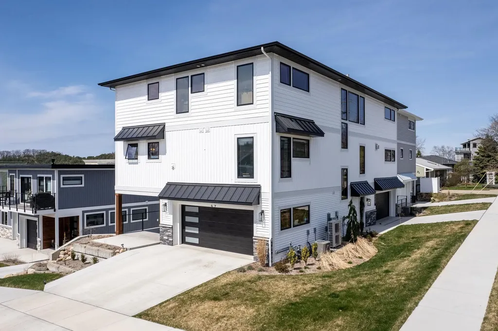 49 Howard Avenue Grand Haven Charter Township MI 49517