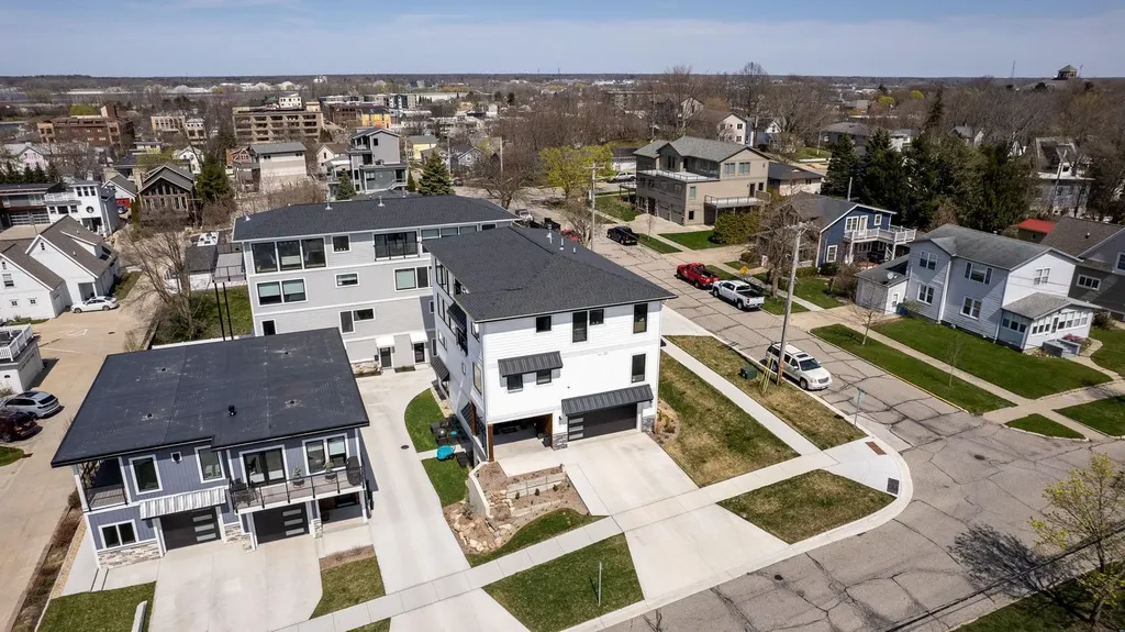 49 Howard Avenue Grand Haven Charter Township MI 49517