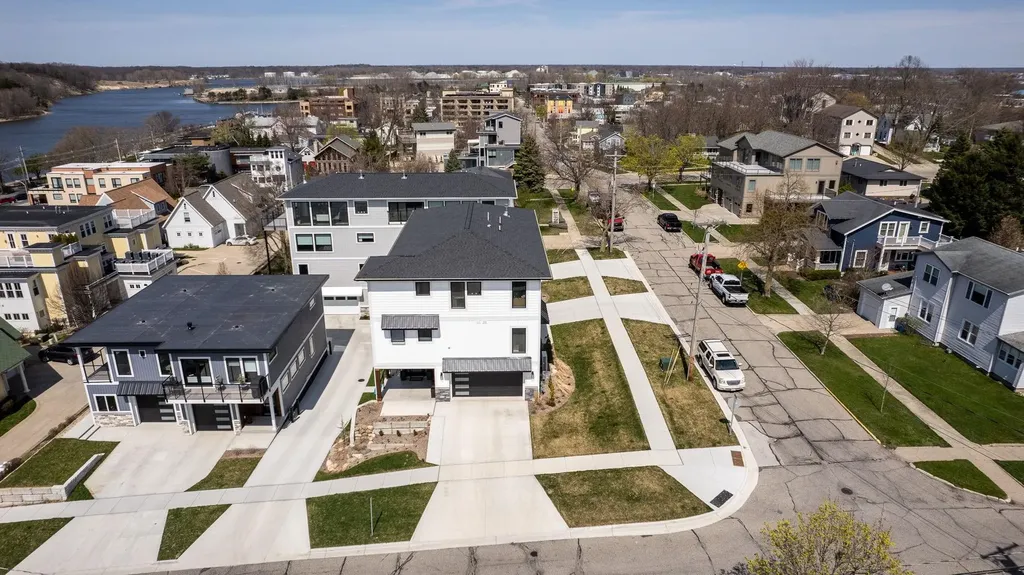 49 Howard Avenue Grand Haven Charter Township MI 49517