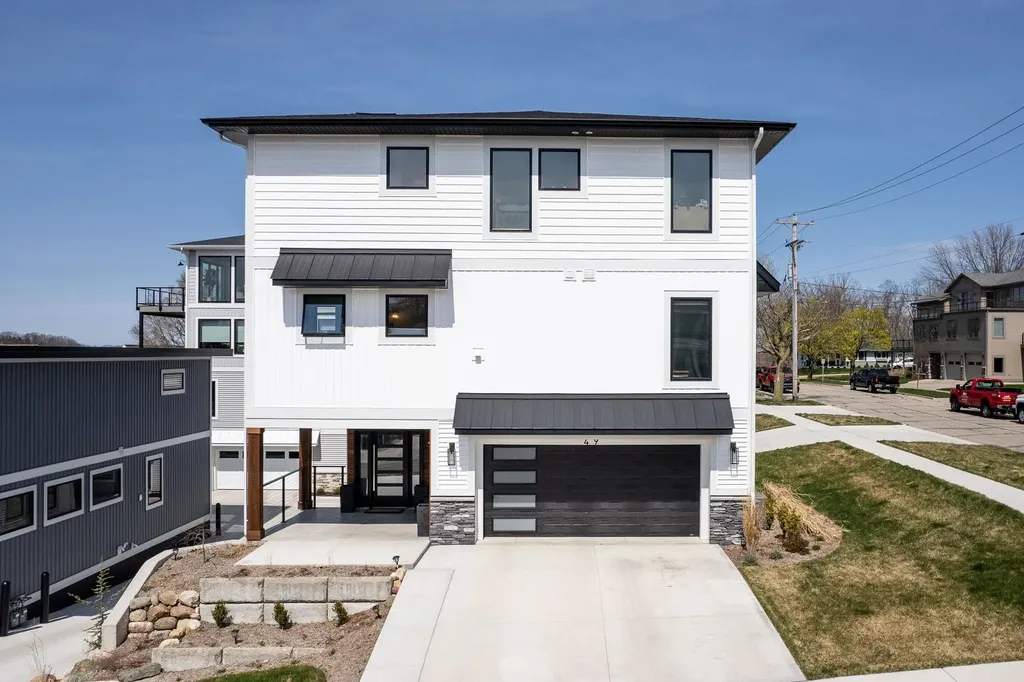 49 Howard Avenue Grand Haven Charter Township MI 49517