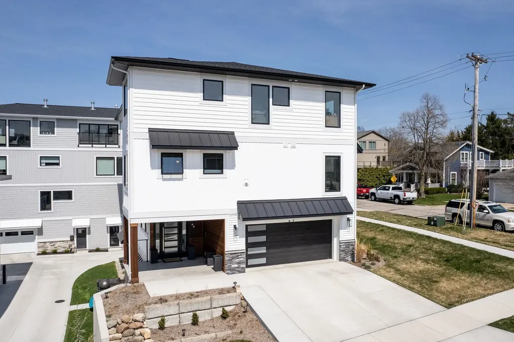 49 Howard Avenue Grand Haven Charter Township MI 49517