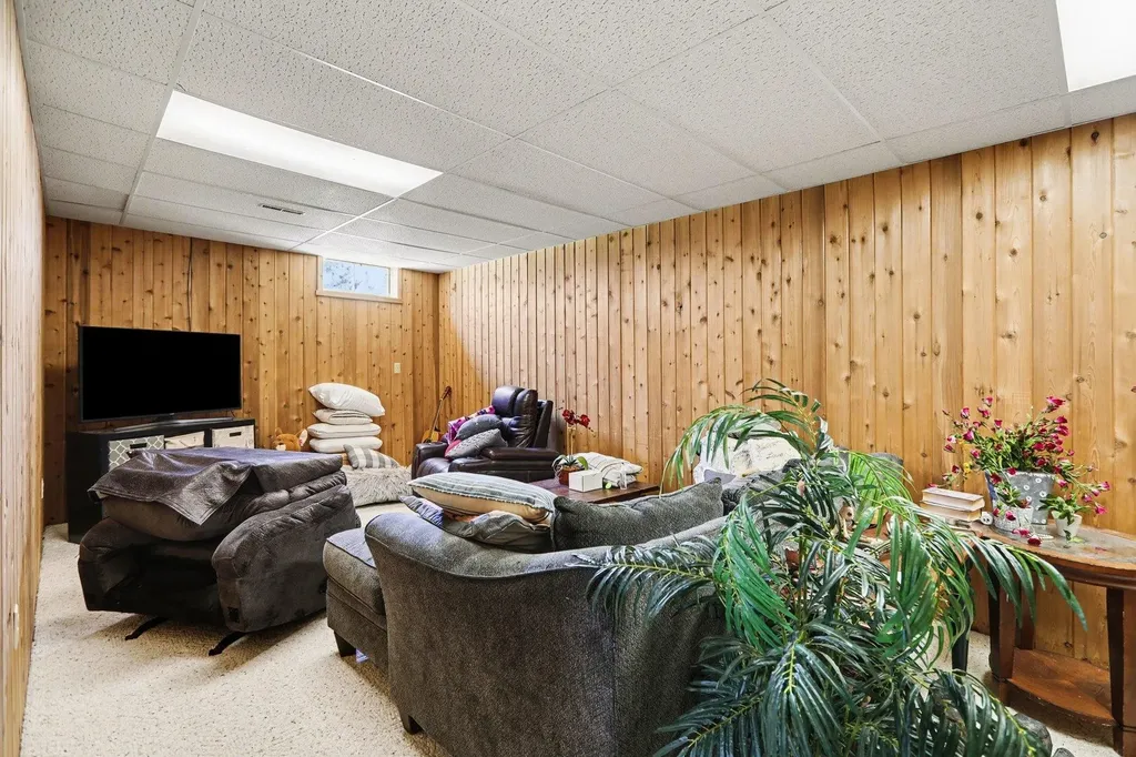304 Christina Lane East Bay Township MI 49696