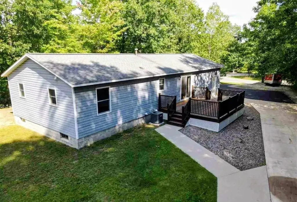 304 Christina Lane East Bay Township MI 49696