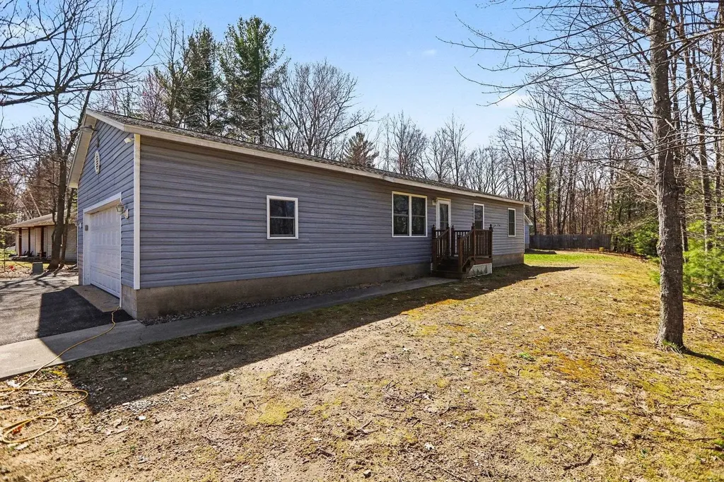 304 Christina Lane East Bay Township MI 49696