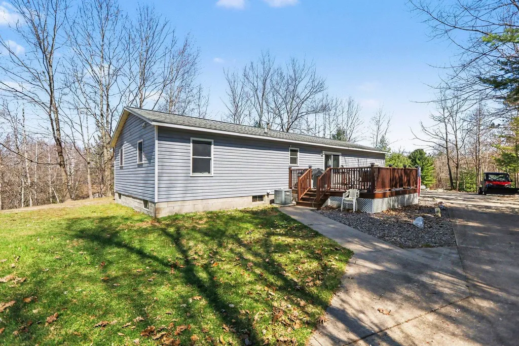 304 Christina Lane East Bay Township MI 49696