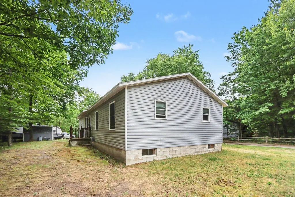 304 Christina Lane East Bay Township MI 49696