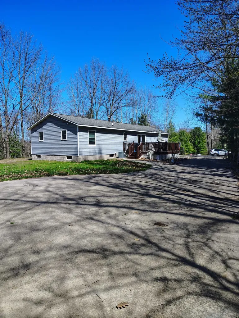 304 Christina Lane East Bay Township MI 49696