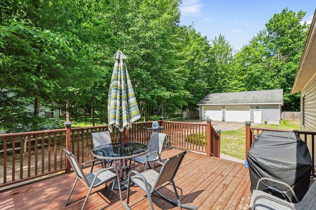 304 Christina Lane East Bay Township MI 49696