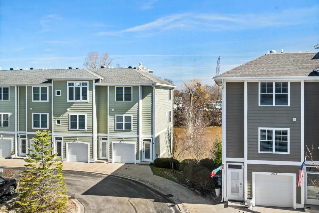 305 E Eighth Traverse City City MI 49684