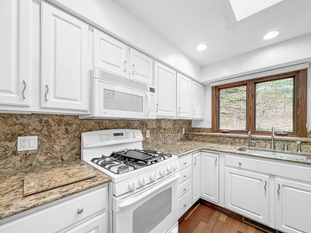 6179 Red Fox Run Peninsula Township MI 49686