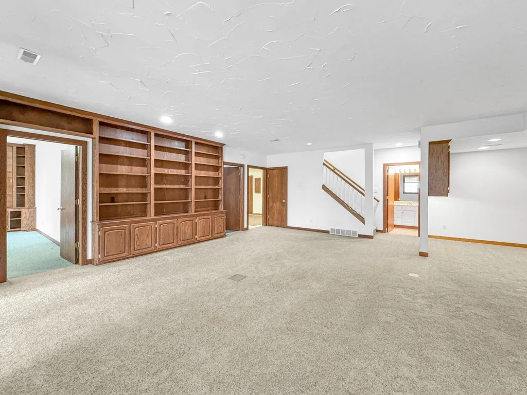 6179 Red Fox Run Peninsula Township MI 49686